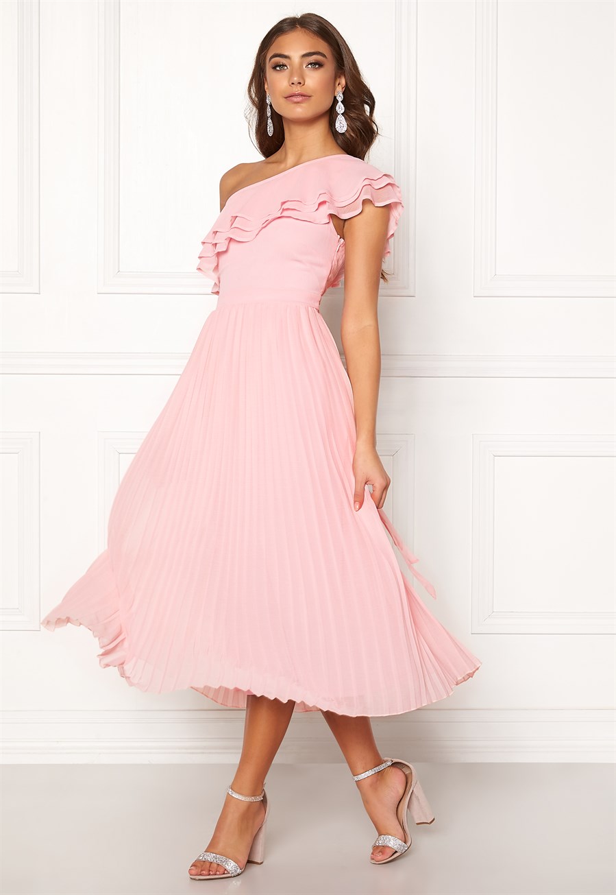 bubbleroom-carolina-gynning-frill-one-shoulder-dress-light-pink